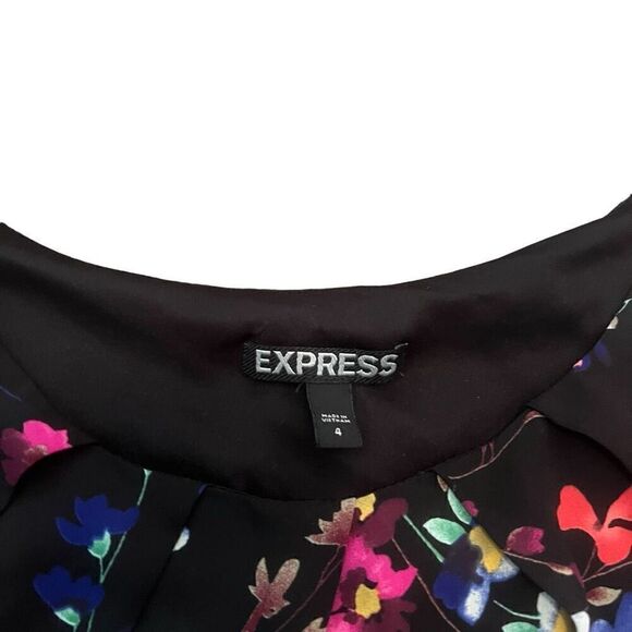 EXPRESS Fit & Flare Black Floral Print Dress Size 4 - Picture 4 of 9